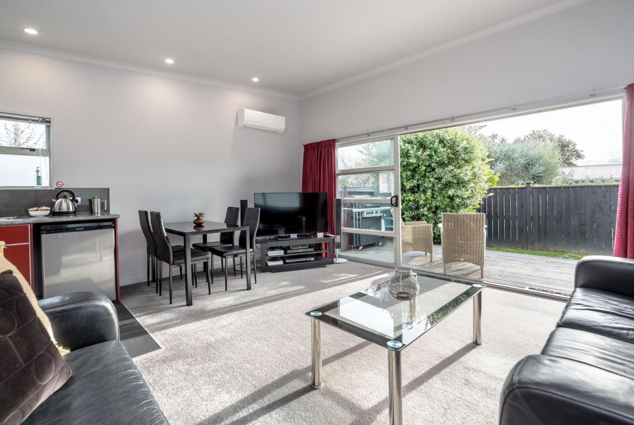 Two Four Cologne Villa Martinborough Exterior photo