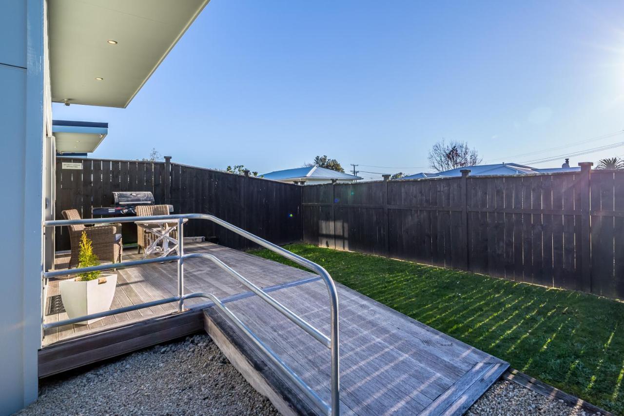 Two Four Cologne Villa Martinborough Exterior photo